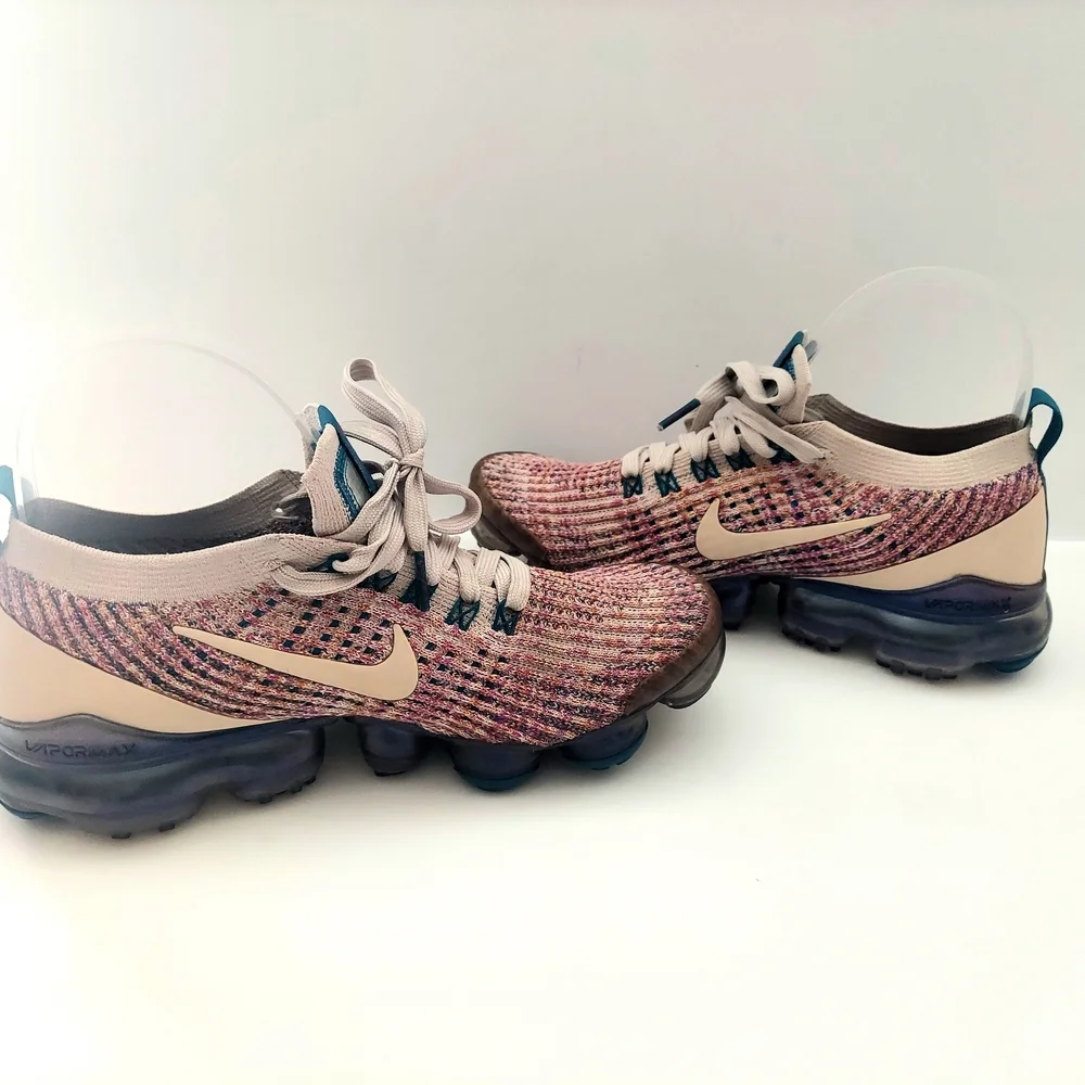 Nike Women’s Beige/Pink Flyknit 3 VaporMax In Desert Sand Vivid Purple Size 7